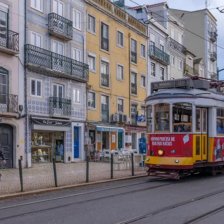 Apartment Graca Square Heritage By Tram 28 By Nestatlisbon *