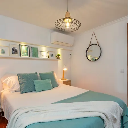 Apartment Superb Overlooking Graca In Lissabon