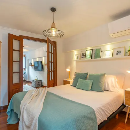 Superb Overlooking Graca In Lissabon