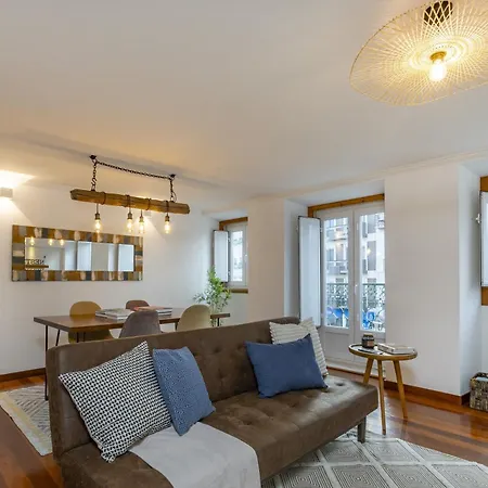 Apartment Superb Overlooking Graca In Lissabon