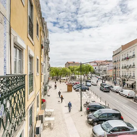 Apartment Superb Overlooking Graca In Lissabon