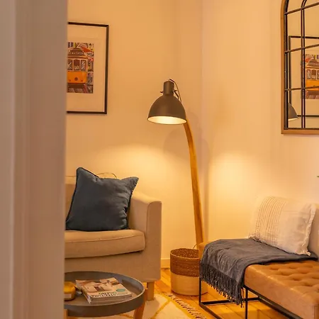 Apartment Superb Overlooking Graca In Lissabon