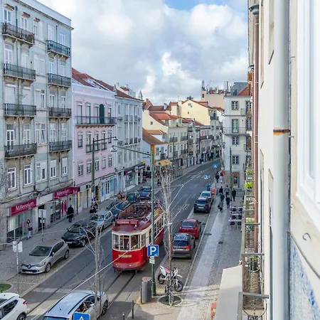 Superb Overlooking Graca In Lissabon
