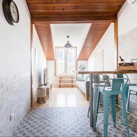 Apartment Graca Square Heritage By Tram 28 By Nestatlisbon