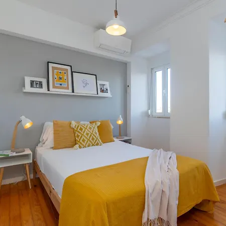 Superb Overlooking Graça In Lisboa