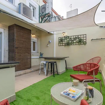 Apartment Superb Overlooking Graca In Lisbon