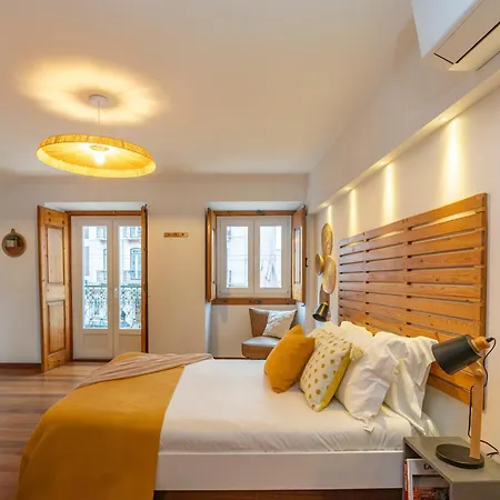 Apartment Superb Overlooking Graca In Lisbon