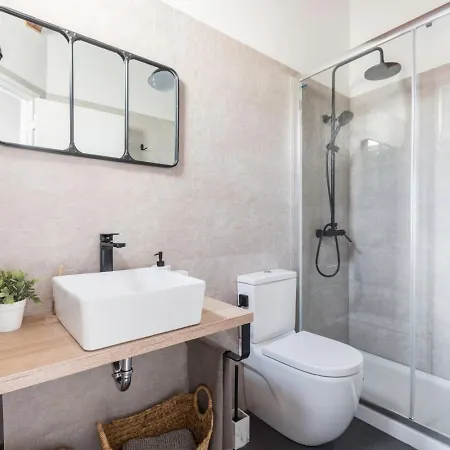 Appartement Superb Overlooking Graca In Lissabon